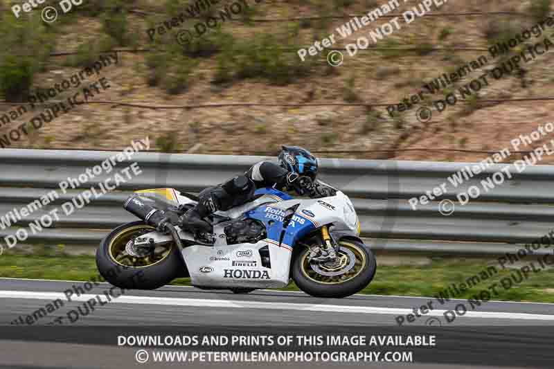 cadwell no limits trackday;cadwell park;cadwell park photographs;cadwell trackday photographs;enduro digital images;event digital images;eventdigitalimages;navarra;no limits trackdays;peter wileman photography;racing digital images;trackday digital images;trackday photos
